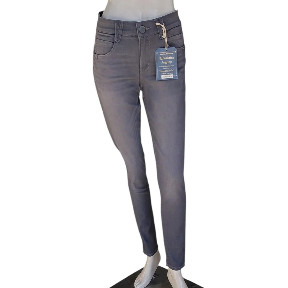 9313.....Women's Gray Democracy Jegging Size 2